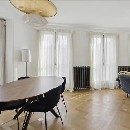 3br Musee Du Louvre Pyramides باريس